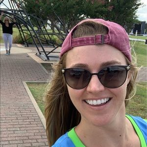 Meet your Posher, Christina